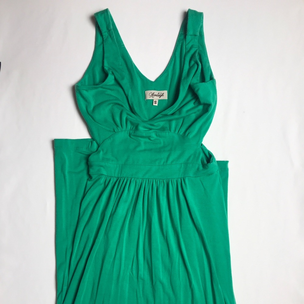 Gilt Avaleigh V Neck Maxi Dress
